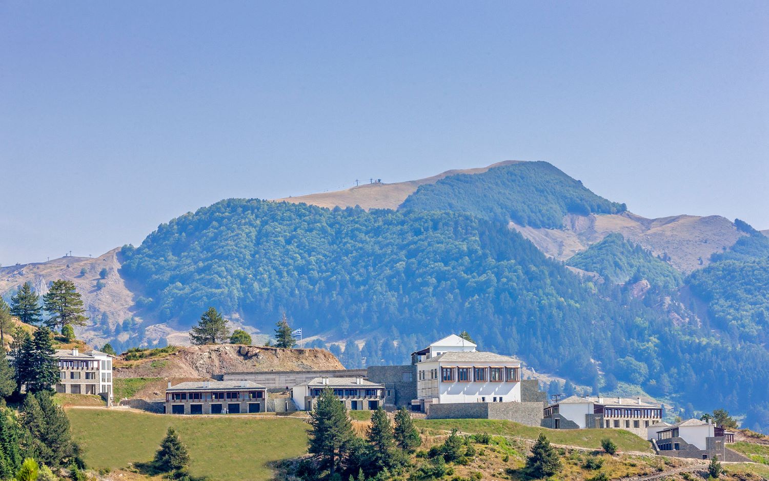 Grand Forest - exterior